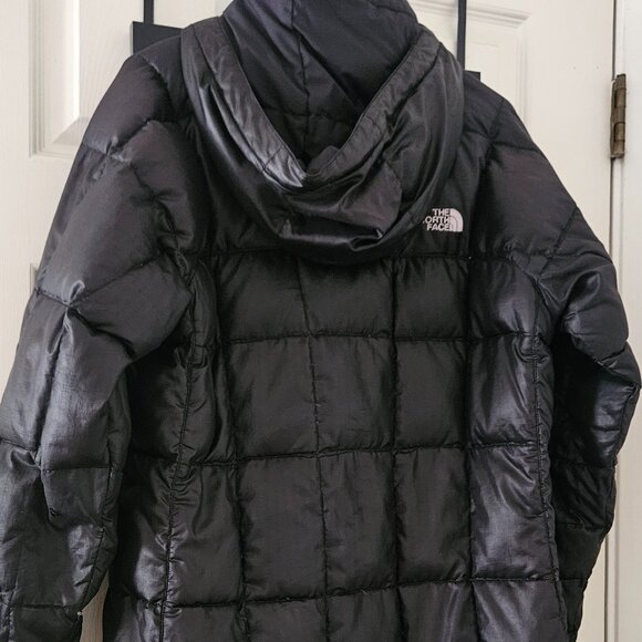 The North Face hip length jacket 600 - Picture 7 of 8